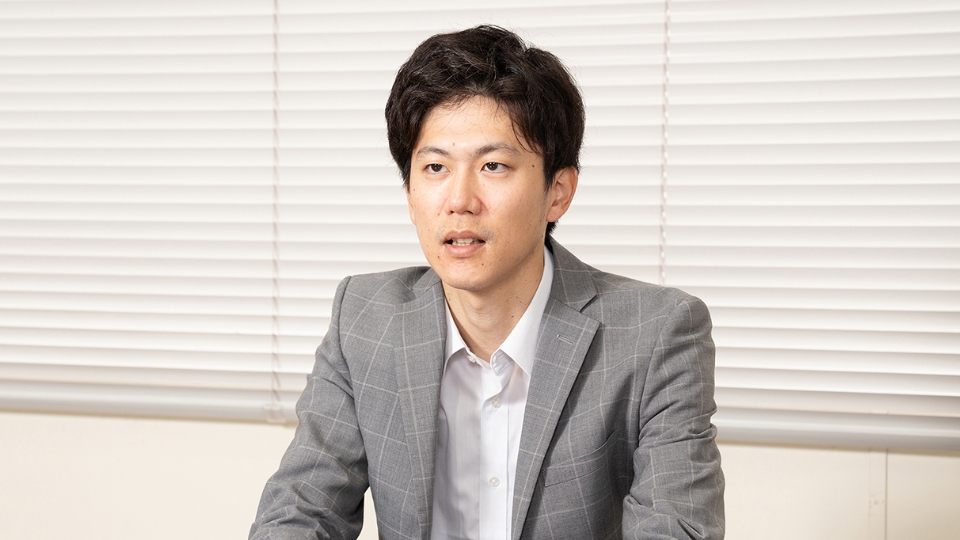 グローバルに広がる電力設備を技術で支えるラストマン 社員写真